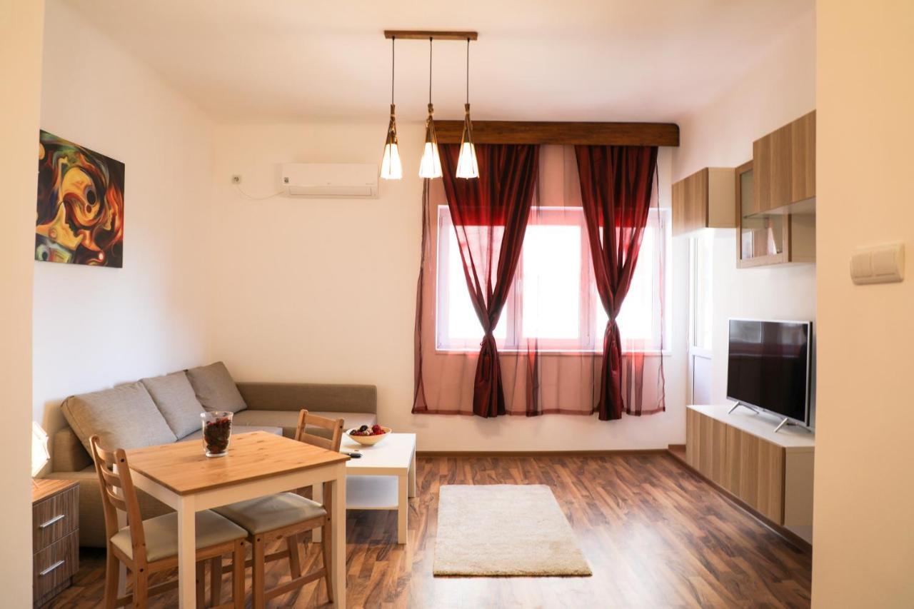 Ultracentral Apartament With Balcony - Old Town Бухарест Екстер'єр фото