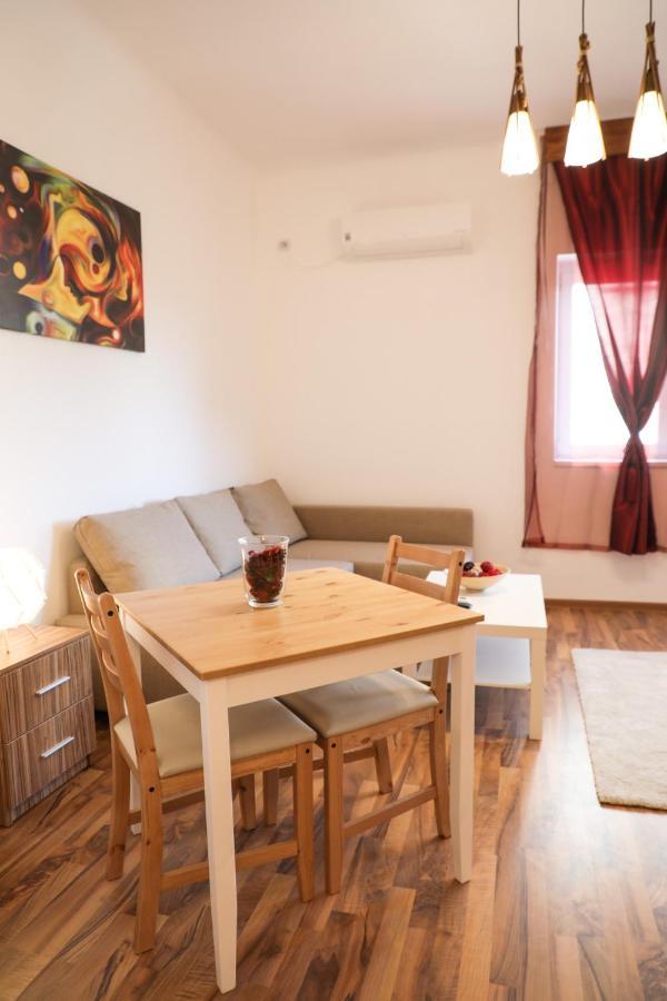 Ultracentral Apartament With Balcony - Old Town Бухарест Екстер'єр фото